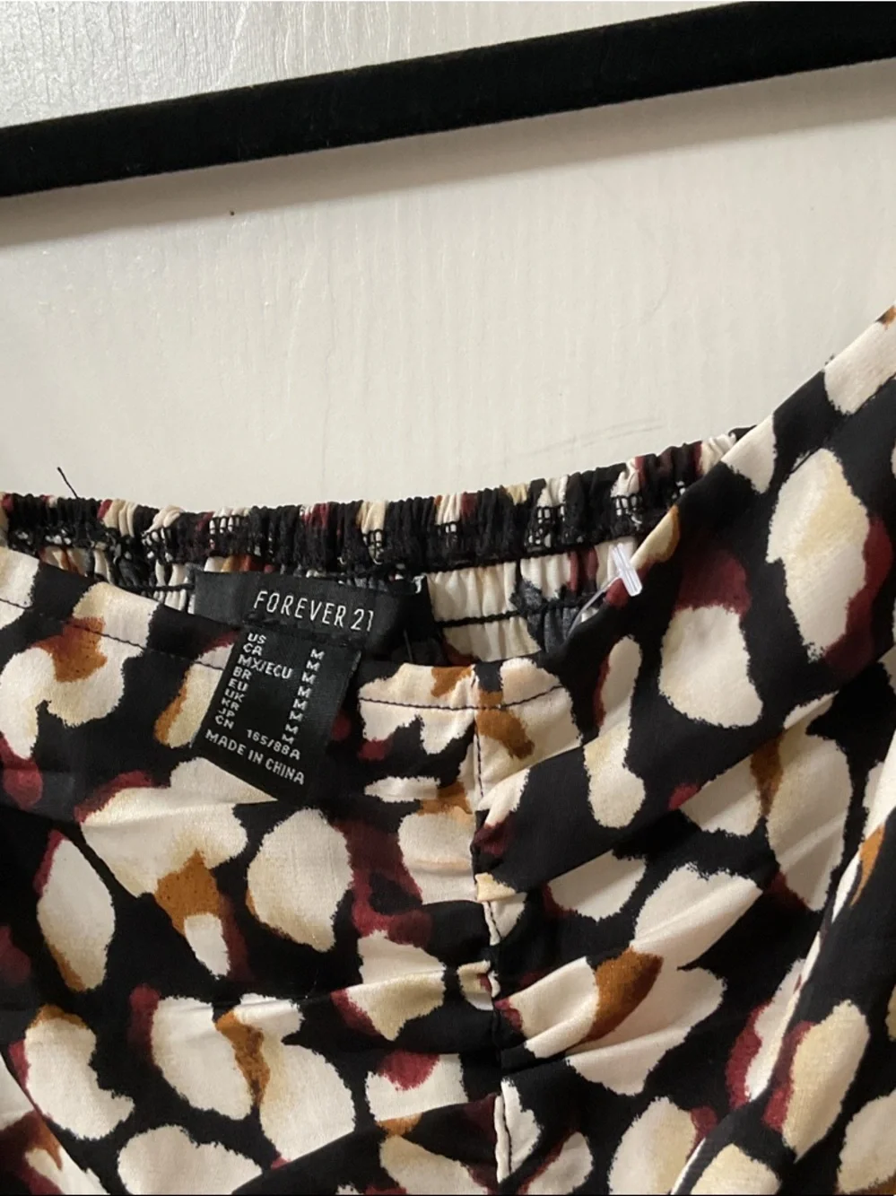Forever 21 Black, Cream & Brown Printed Ruched Crop Top - Picture 2 of 5